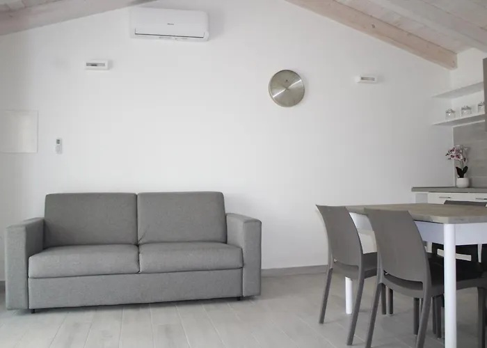 Nyaraló 4 *